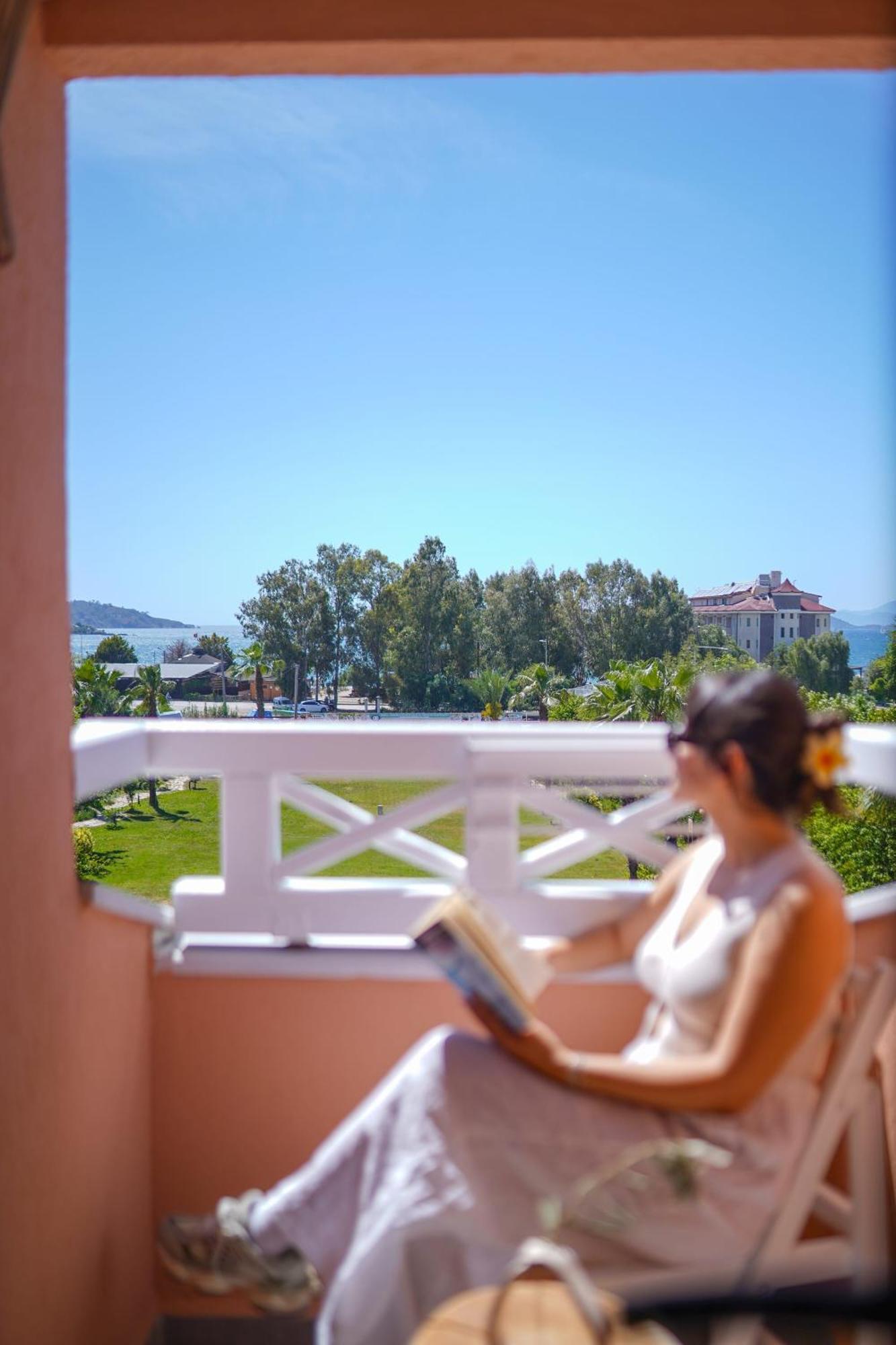 Hotel Club-E Fethiye Exteriör bild
